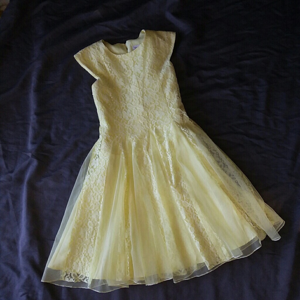Jona Michelle yellow lace dress